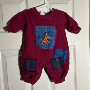 Disney - vintage burgundy tigger outfit with a pocket